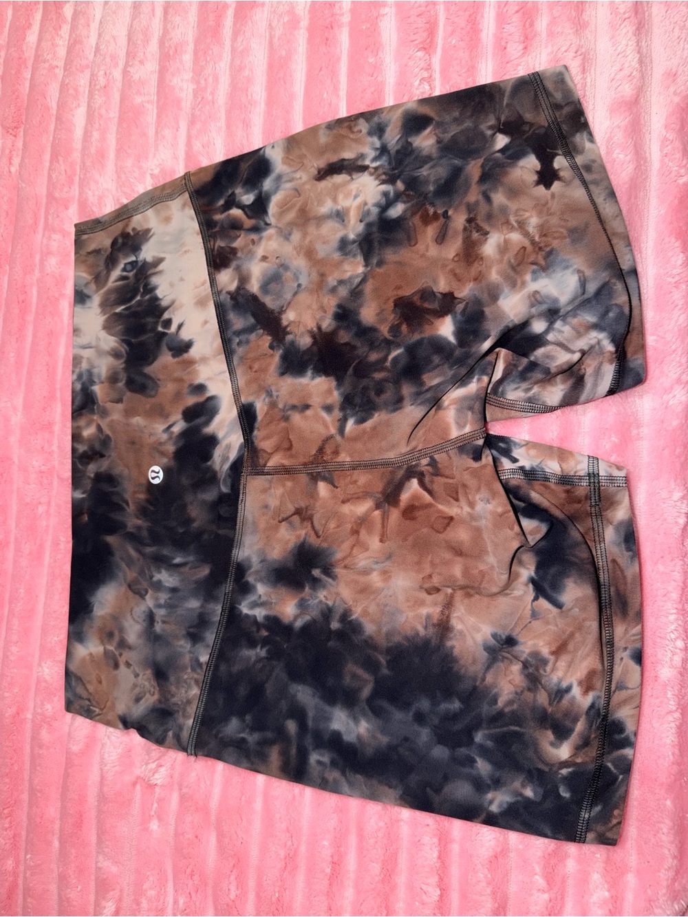 SZ 12 Lululemon align shorts 6”